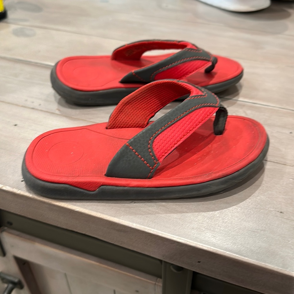 Toddler boy red and gray soft flip flops size 11/12